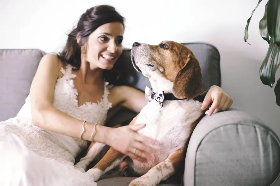 Imagen en primer plano de Marina y su Perro Miko